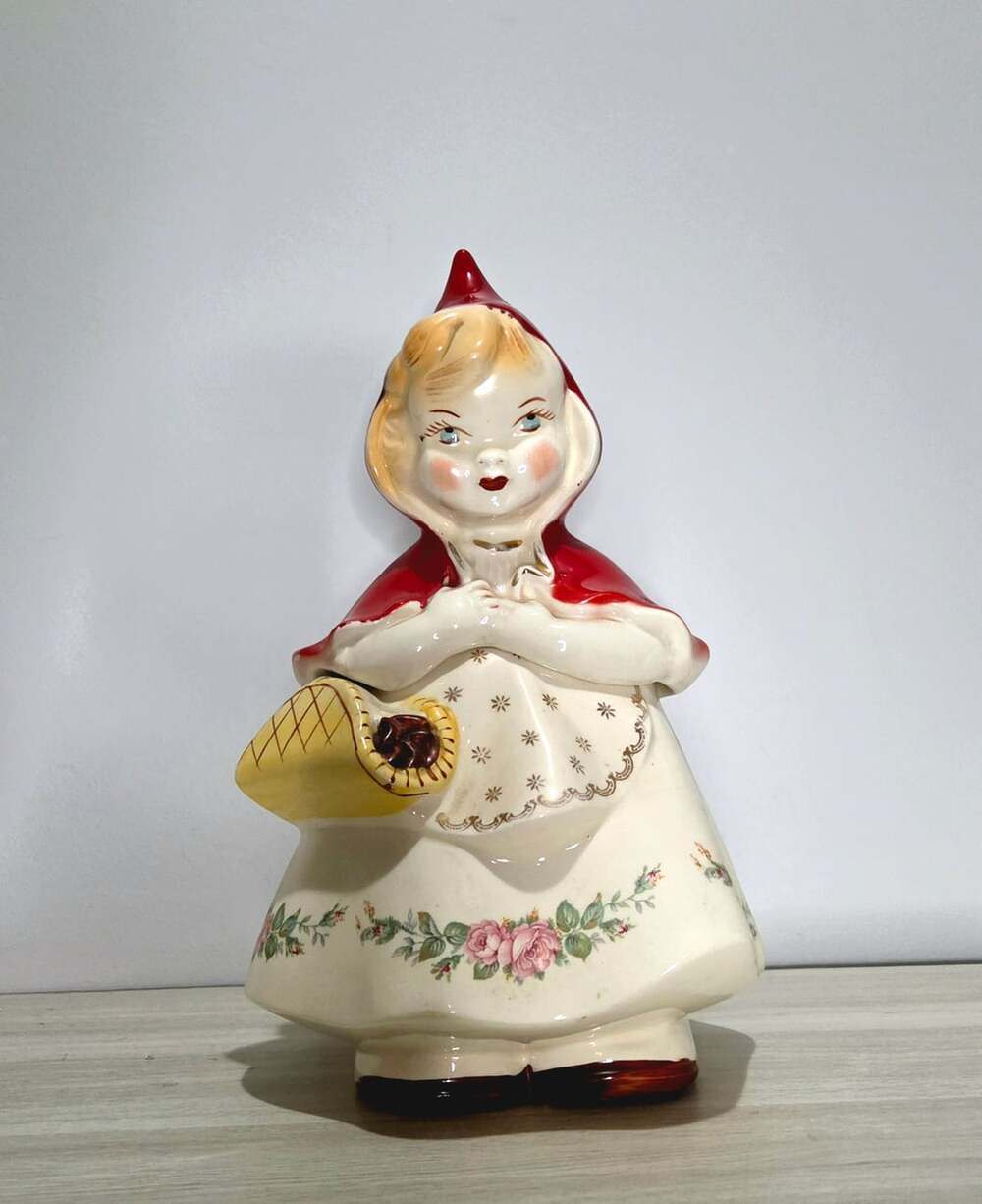 Vintage Hull Ware Little Red Riding Hood Cookie Jar Model 967